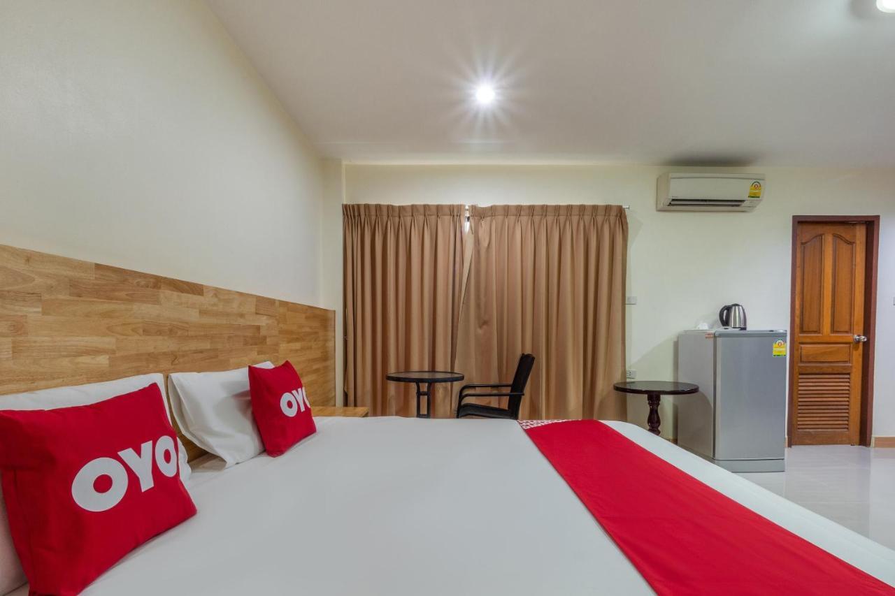 Hotel OYO 1136 Maple Mansion à Pattaya Extérieur photo