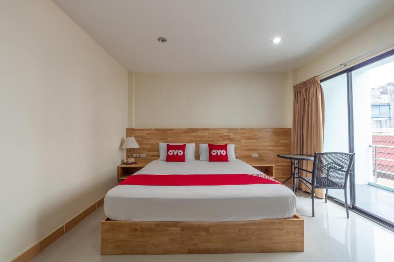 Hotel OYO 1136 Maple Mansion à Pattaya Extérieur photo