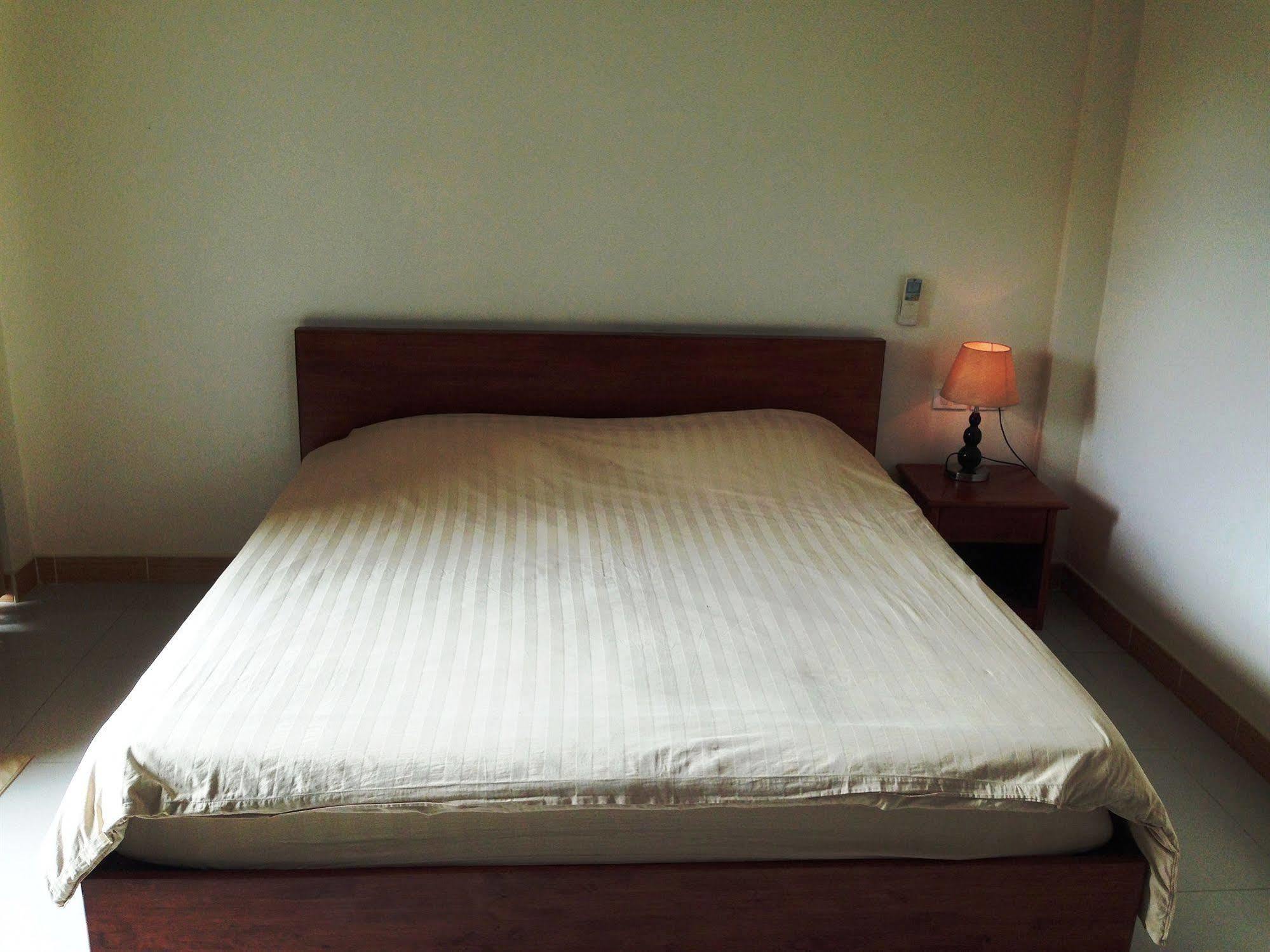 Hotel OYO 1136 Maple Mansion à Pattaya Extérieur photo